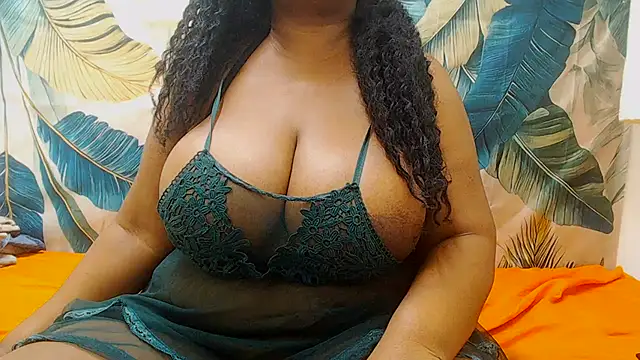 HornnyBabe35 live cam on StripChat