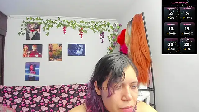 VaioletUwU live cam on StripChat