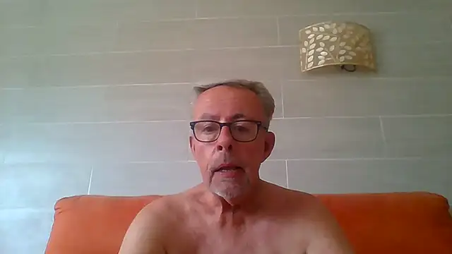 tuggy59 live cam on StripChat