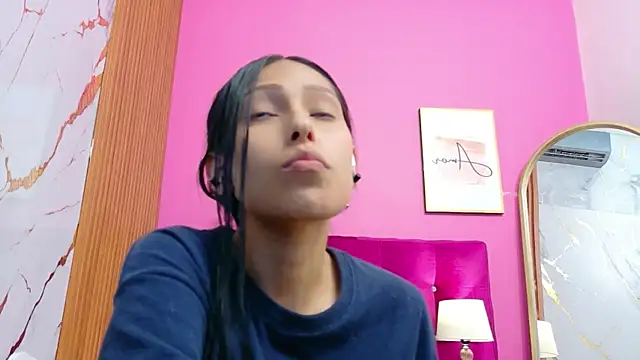yourcuteneighbourr webcam
