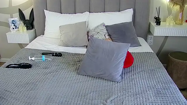 WoW__JuliaBlonde webcam