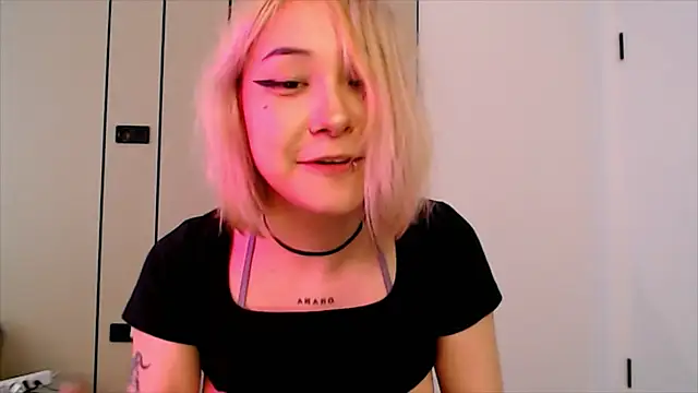 ka00ru_chan webcam