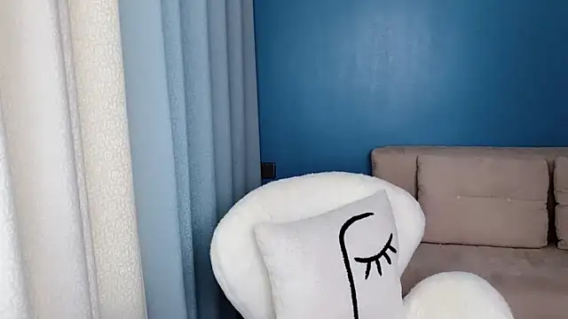 ella55-- webcam