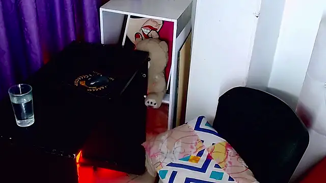 Angel_foxc13 webcam