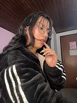 GabyLopez_Pink webcam
