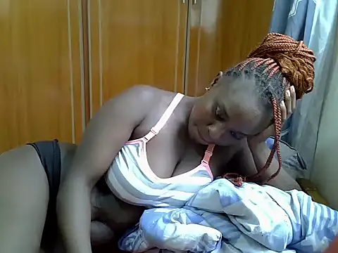 kaya_bear webcam