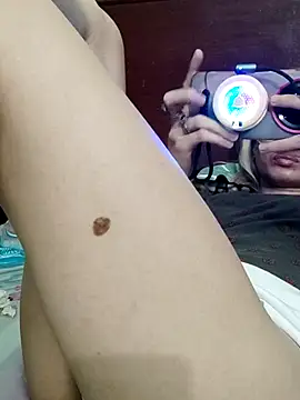 QueenSoreal webcam