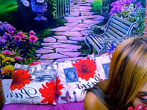 IndianPretty14u2Luv webcam