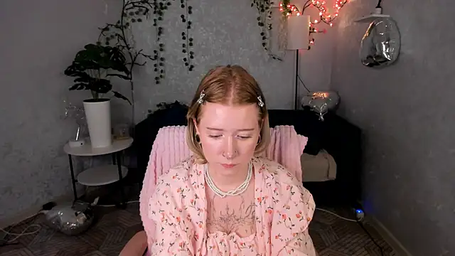 Elira_Vane webcam