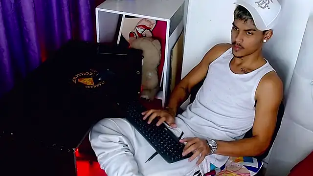 Angel_foxc13 webcam