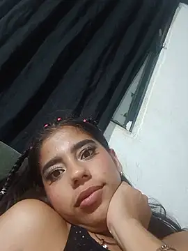 WarmVenezuelanGirl webcam