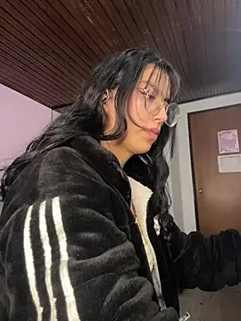 GabyLopez_Pink webcam