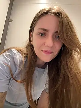 Live cam model MariiD broadcasting live