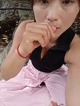 Linda-yiyi webcam