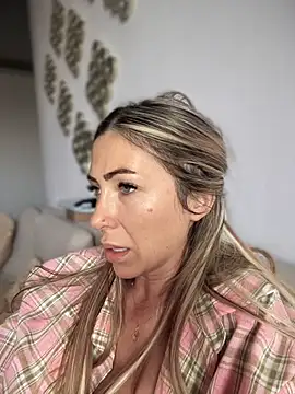 RaquelleDevon webcam