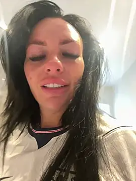 BELLABLACKXUK webcam