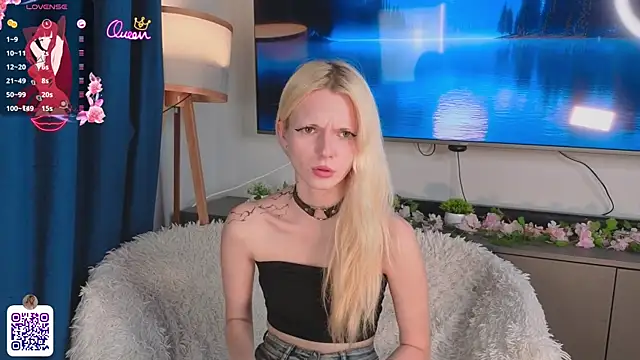 JuanaSumma webcam