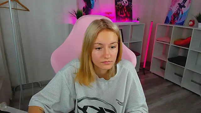 Golden__Whisper webcam