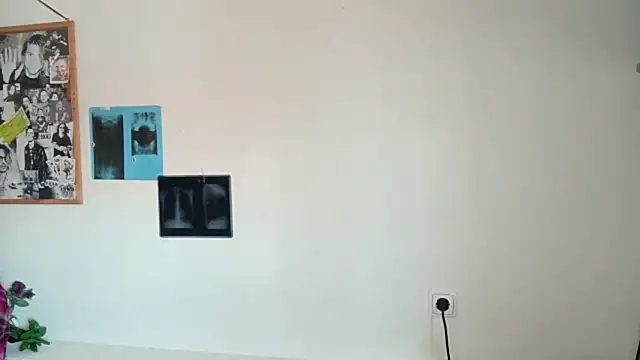peachyglowX webcam