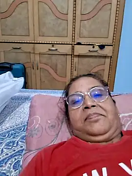 Priya-696 webcam