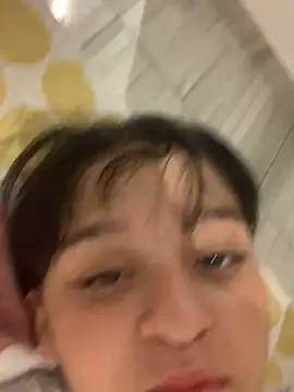 ruemi_rose webcam
