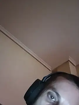 SinisterRefund webcam