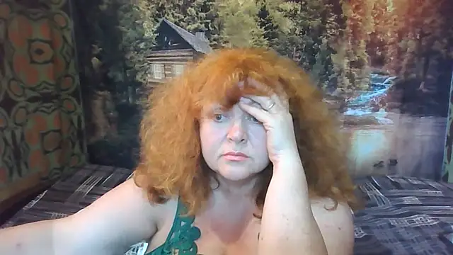 RoseRed69 live cam on StripChat