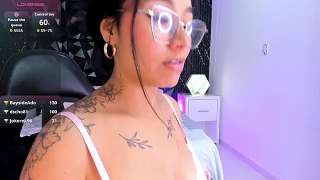 AnaiaClarck live cam on StripChat