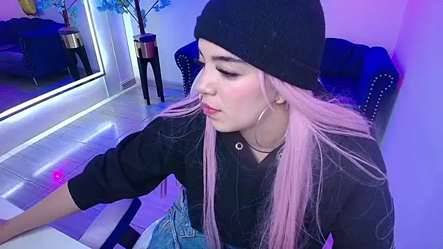 Emily_skullector webcam