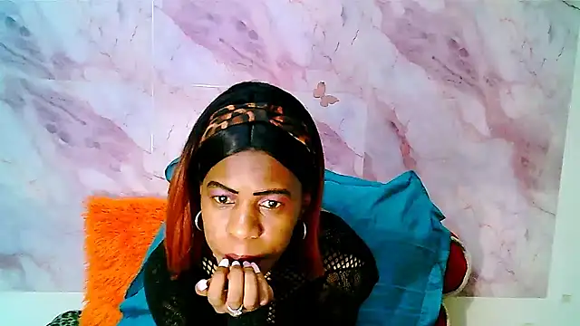 EbonySweetPeach webcam