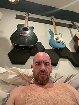 Italianstallion2756 webcam