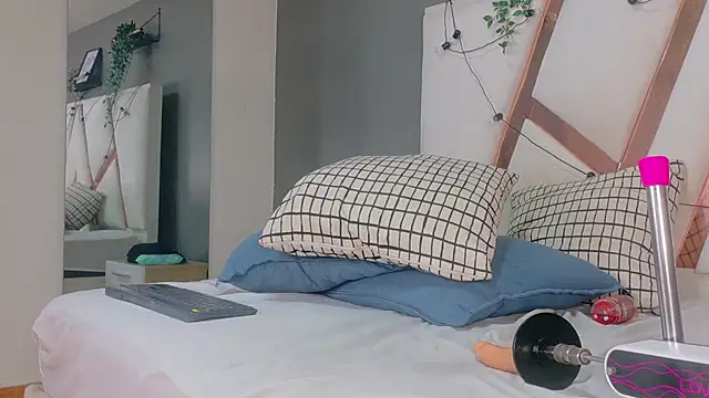 Meganlove__ webcam