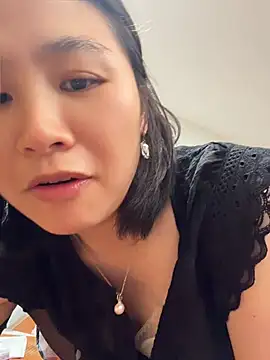 Iridessa- live cam on StripChat