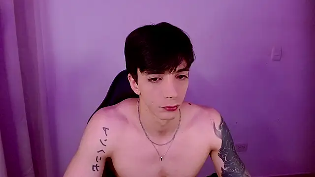 H3ll_B0I webcam