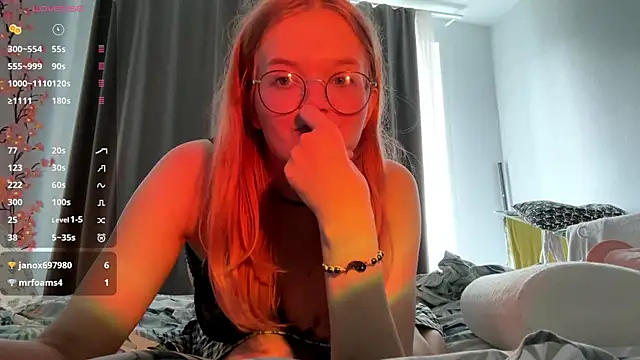 ellyclacher webcam
