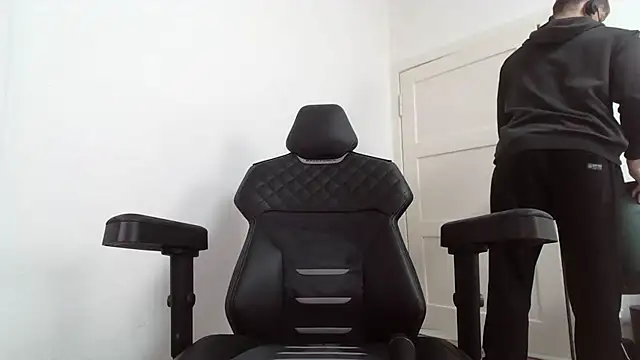 fit_ass_2021 live cam on StripChat
