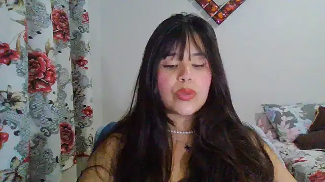 persefoonee30 live cam on StripChat