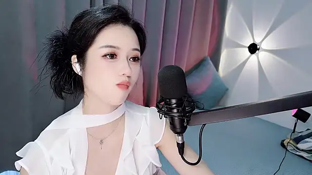 Momo-Wow webcam