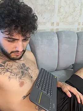 pablo_veelez live cam on StripChat