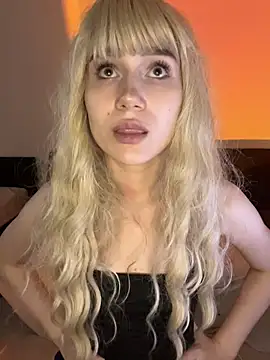 Charlotte_Pretty live cam on StripChat