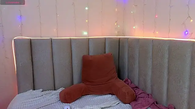 Mona_Dream webcam