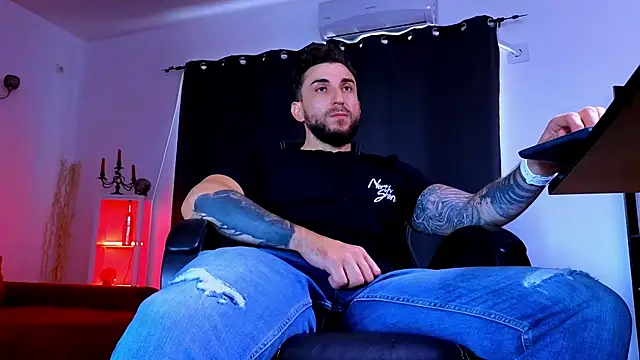 MightyAaron66 webcam