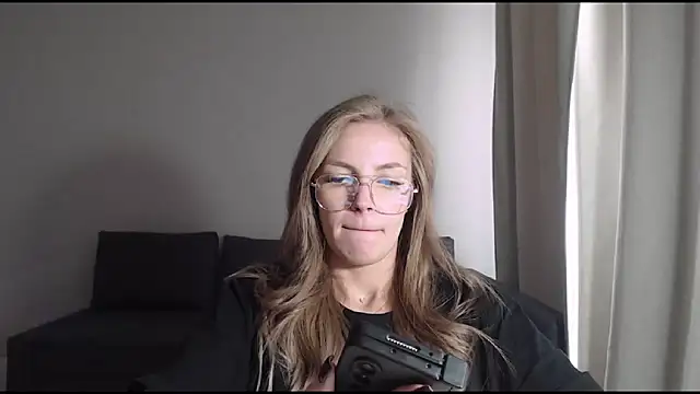 HitGyrl webcam