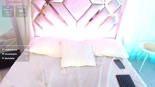 MilaMonroeX webcam