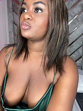 Noa_Adams webcam