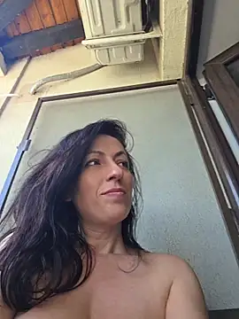 Risky_woman