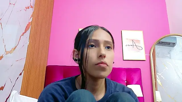 yourcuteneighbourr webcam