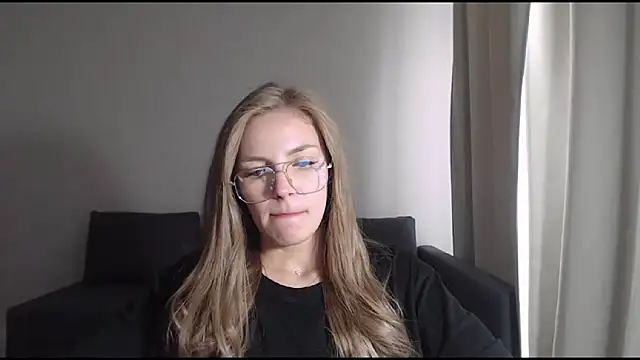 HitGyrl webcam