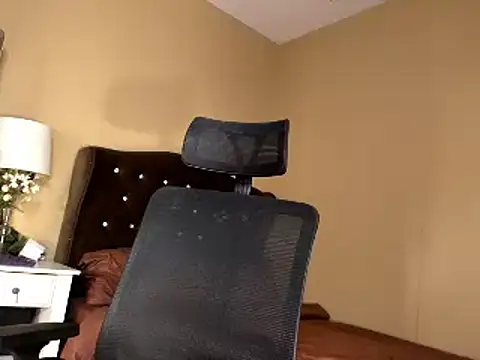 bellaswildcummer webcam