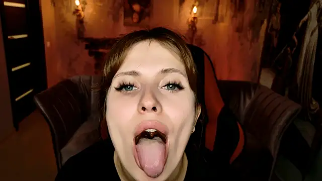 LolaDominara webcam